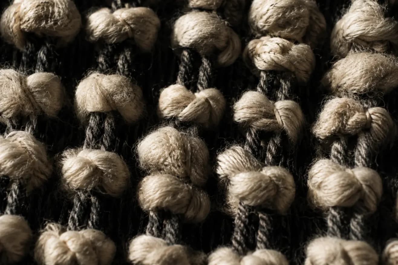 Hand-Knotted vs Hand-Tufted vs Machine-Made Rugs: What's the Real Difference?